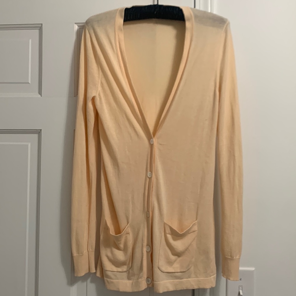 GAP L/S cardigan with pockets.  Size small.